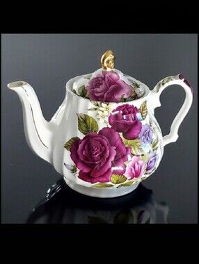 Sadler England Burgundy Pink Roses Gold Trim Teapot